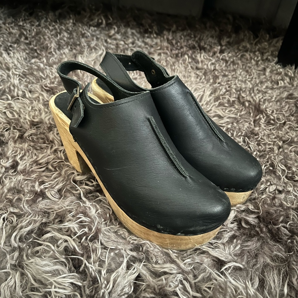 No. 6 black leather heel clogs 39
